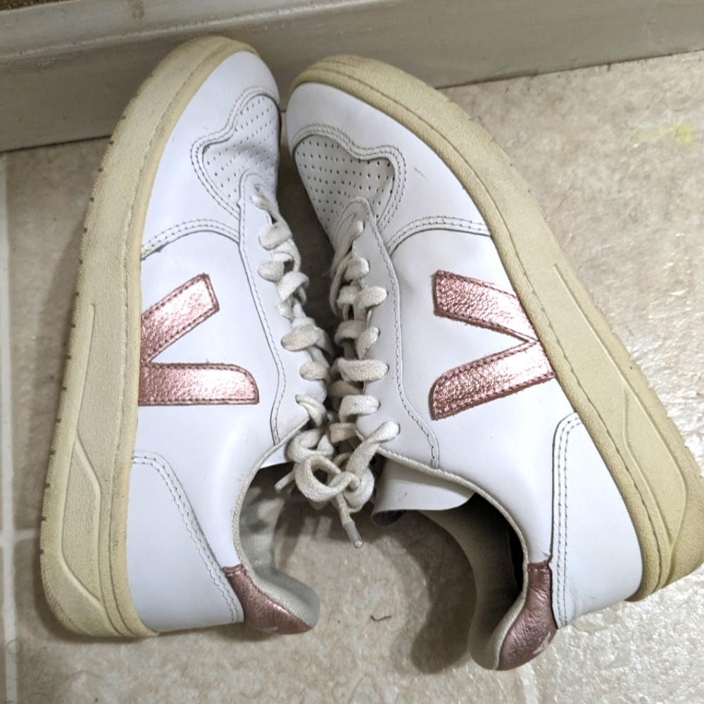 VEJA White and Pink Women's Sneakers #US 7 EU #38